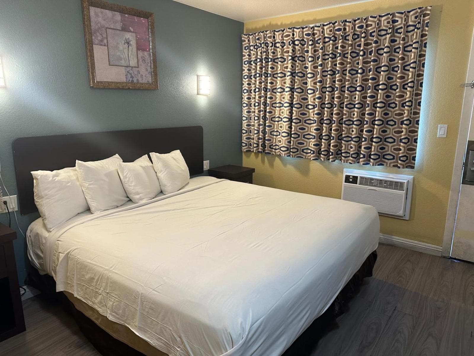 Hotel Avenida - Oceanside Camp Pendleton gallery photo in Oceanside, CA — image 25