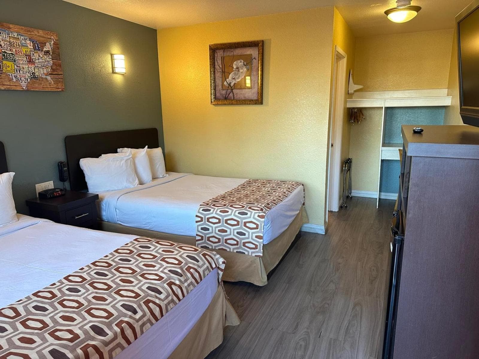 Hotel Avenida - Oceanside Camp Pendleton gallery photo in Oceanside, CA — image 10