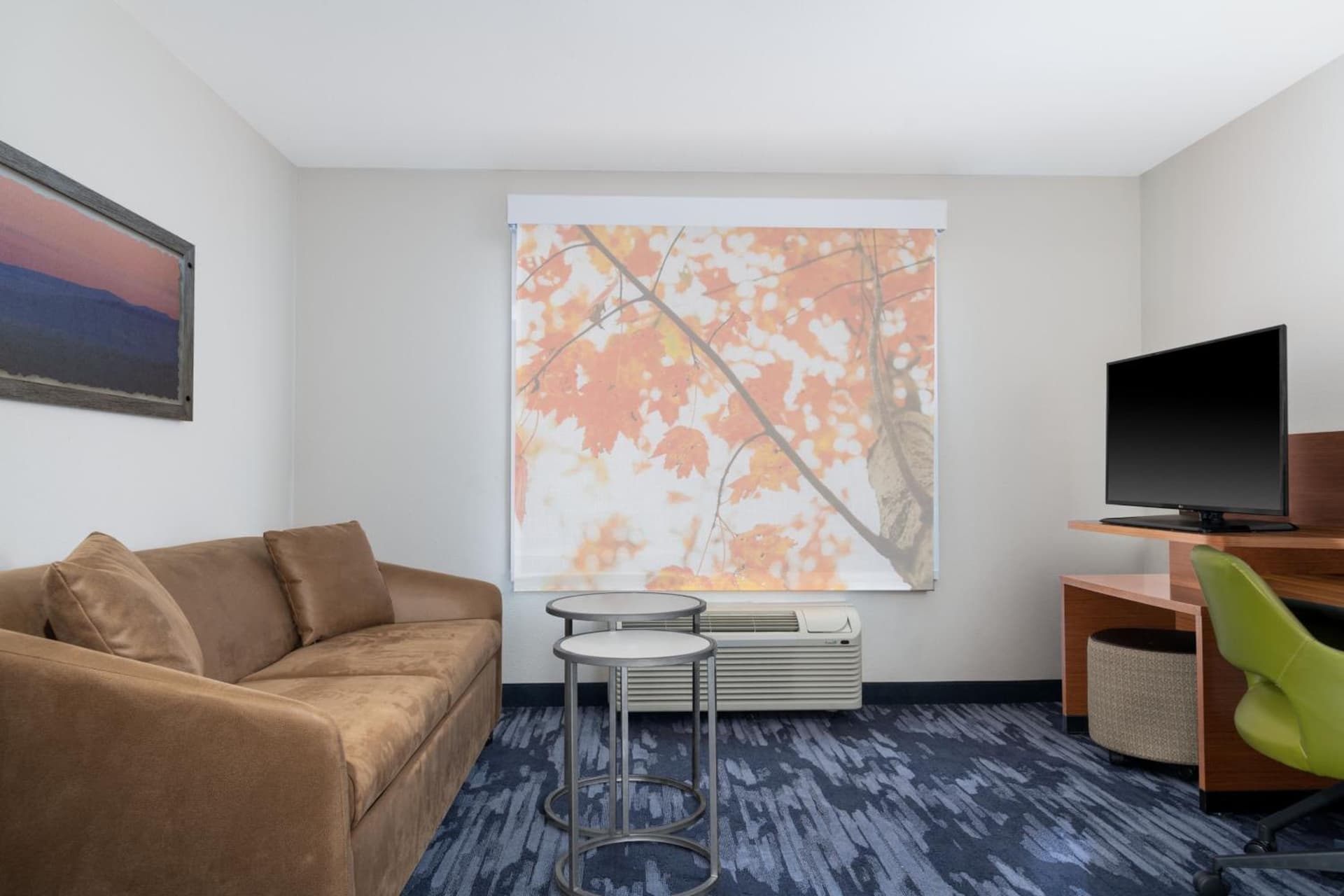 Fairfield Inn & Suites by Marriott Martinsburg interior in Martinsburg, WV — gallery photo 2