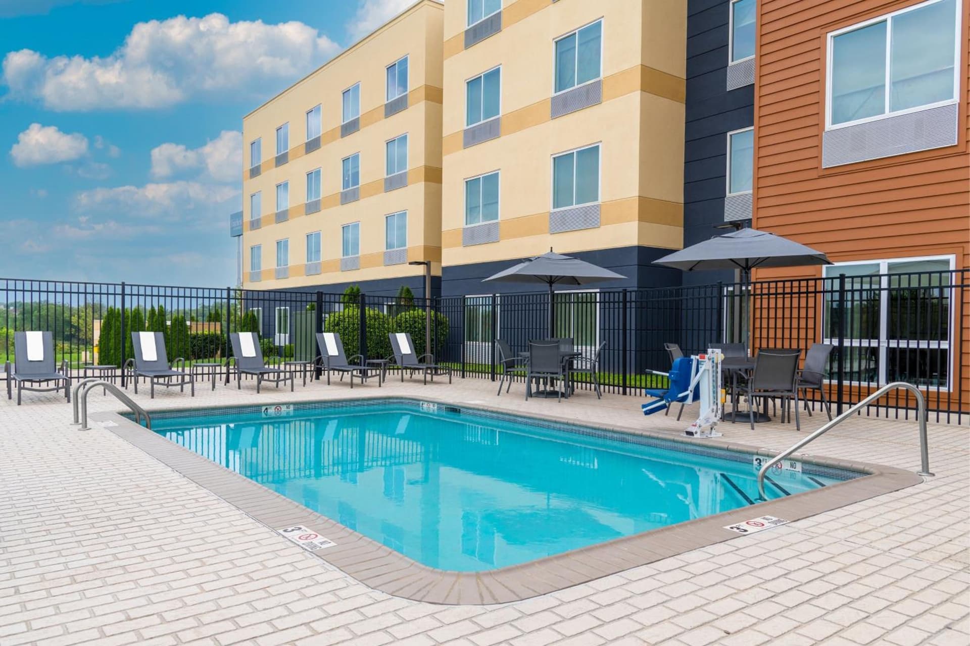 Fairfield Inn & Suites by Marriott Martinsburg gallery photo in Martinsburg, WV — image 37
