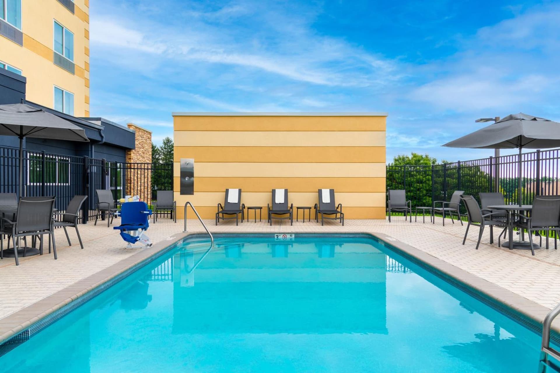 Fairfield Inn & Suites by Marriott Martinsburg gallery photo in Martinsburg, WV — image 66