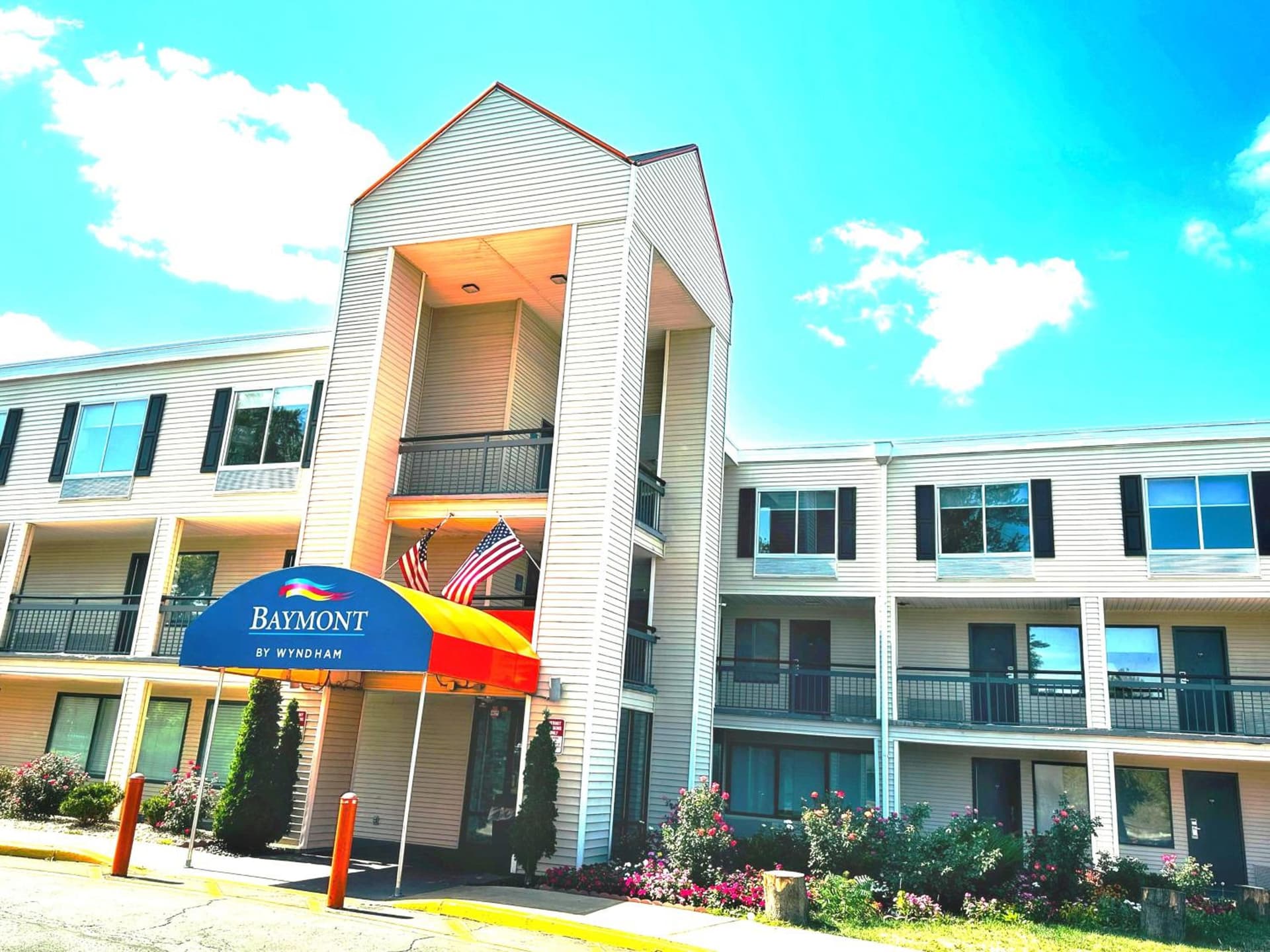Baymont Inn and Suites by Wyndham Columbus / Near OSU featured exterior or lobby in Columbus, OH — similar hotel