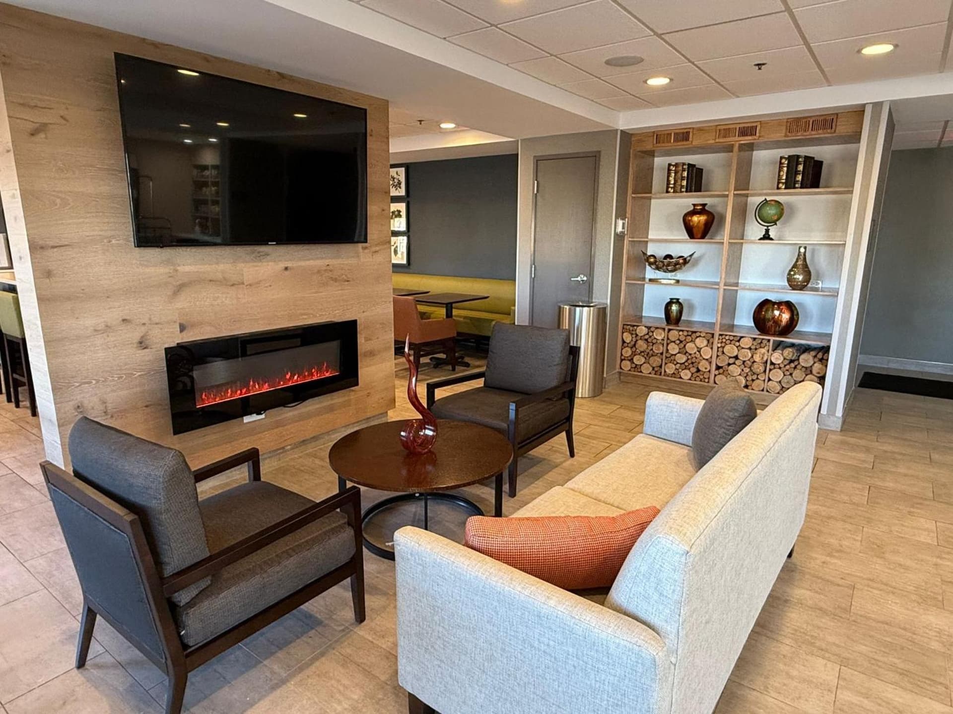 Country inn & Suites by Radisson Bolingbrook, I-55 exterior or lobby in Bolingbrook, IL — main listing photo
