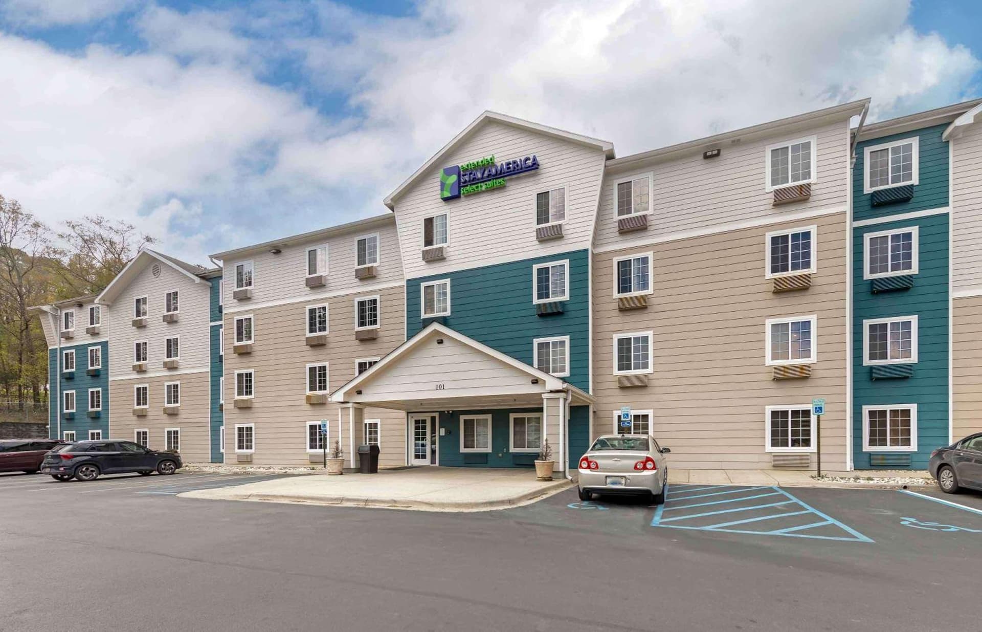 Studio 6 Extended Stay Birmingham Pelham AL interior in Pelham, AL — gallery photo 2