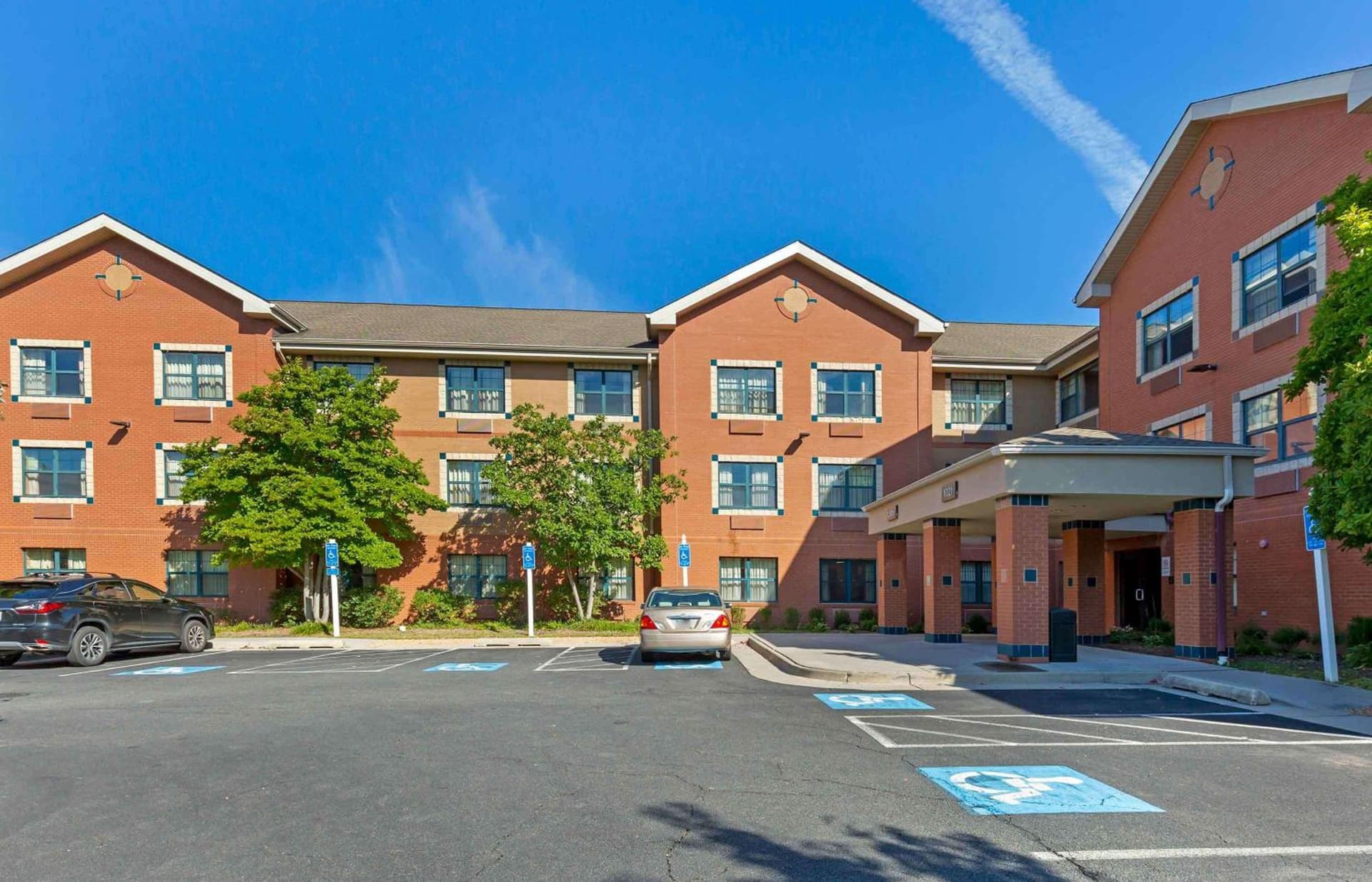 Extended Stay America Suites - Washington, DC - Herndon - Dulles interior in Herndon, VA — gallery photo 2