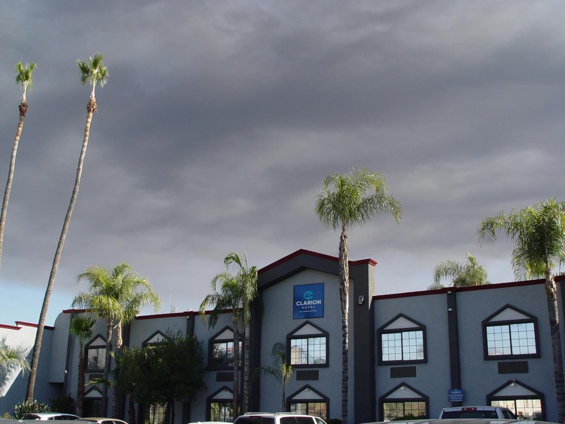 Clarion Hotel Bakersfield North gallery photo in Bakersfield, CA — image 100
