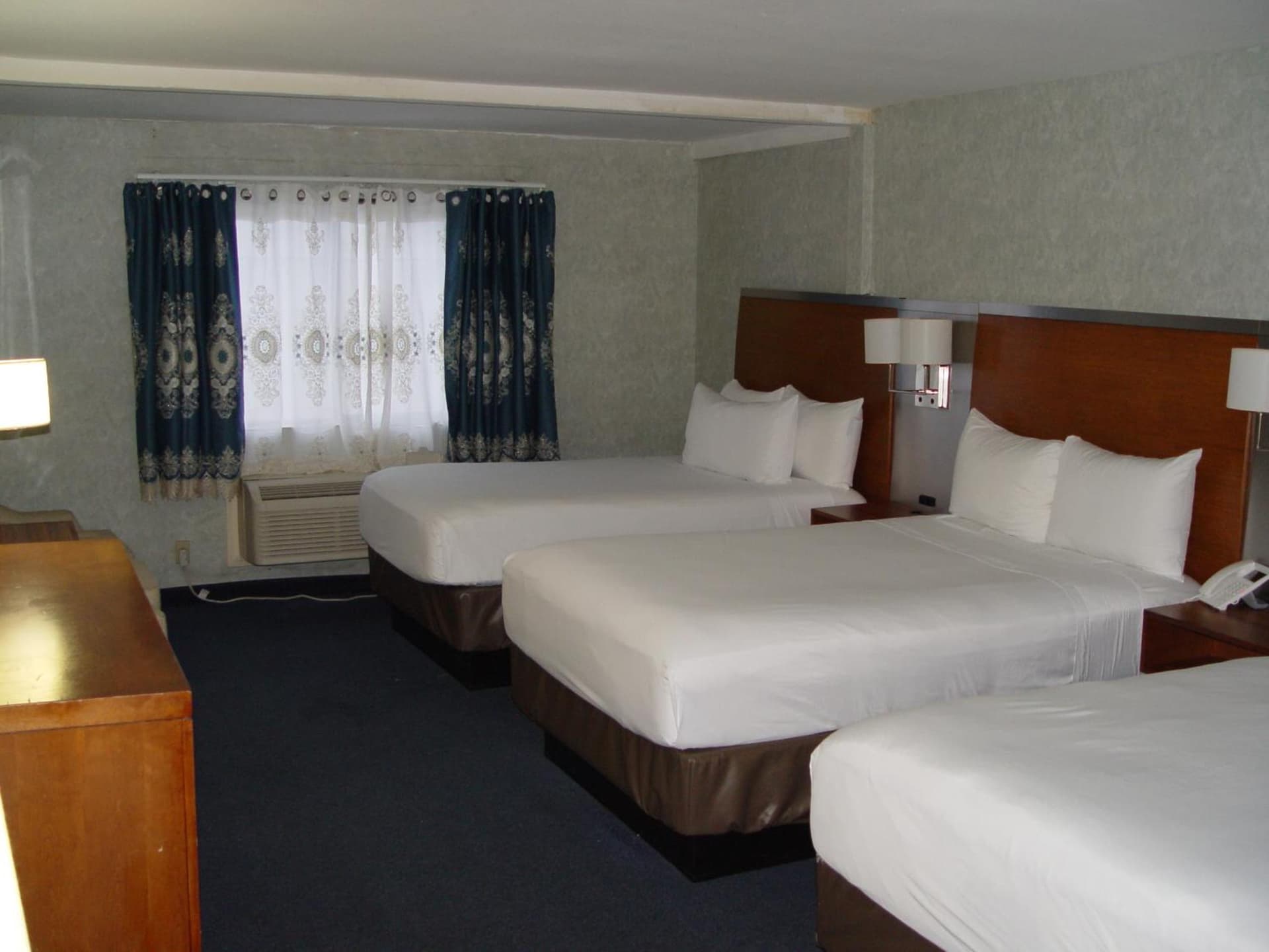 Clarion Hotel Bakersfield North gallery photo in Bakersfield, CA — image 73