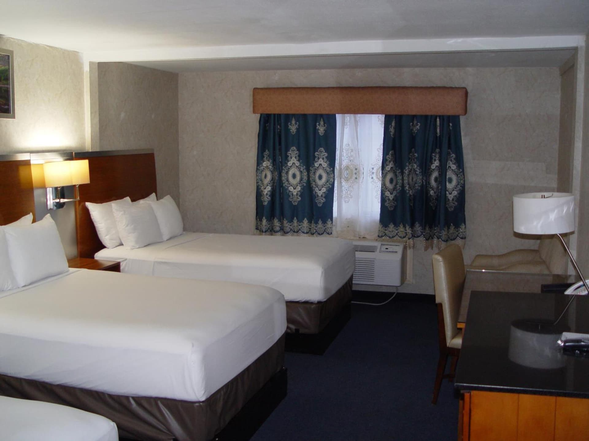 Clarion Hotel Bakersfield North gallery photo in Bakersfield, CA — image 67