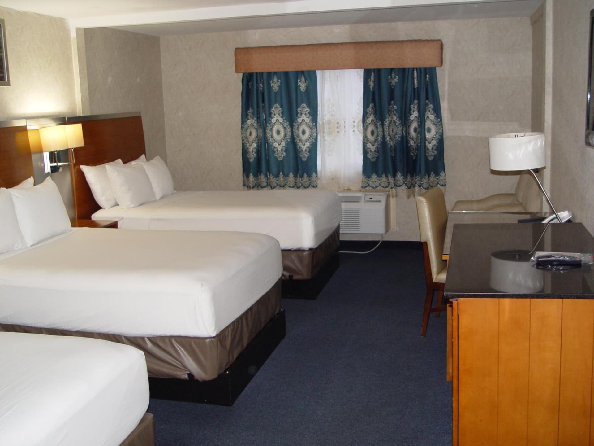 Clarion Hotel Bakersfield North gallery photo in Bakersfield, CA — image 88