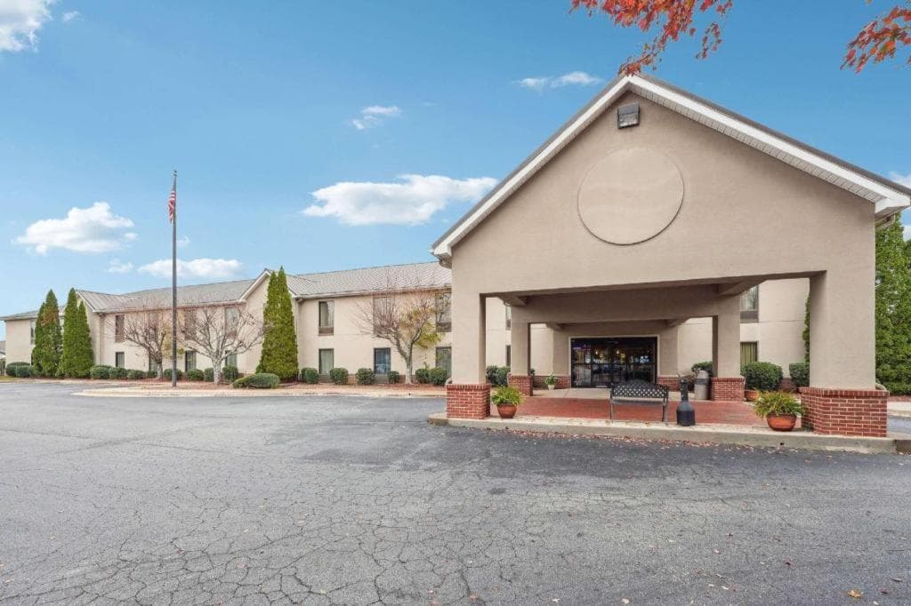 Quality Inn & Suites gallery photo in Dawsonville, GA — image 25