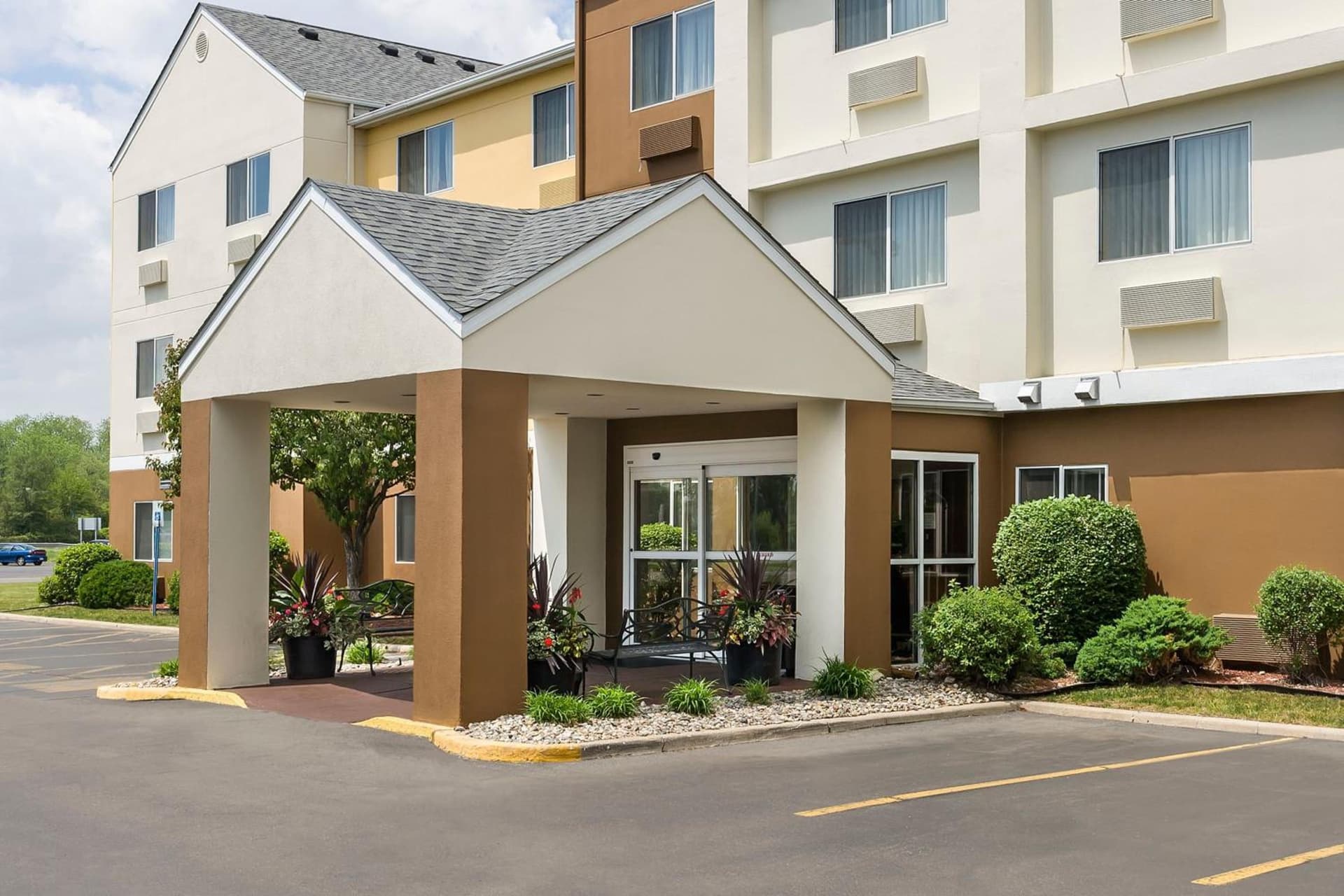 Fairfield Inn & Suites Jackson property views in Jackson, MI — gallery photo 3