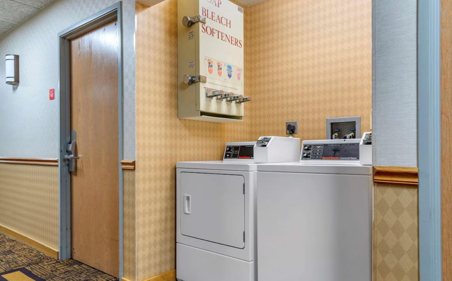 Coratel Inn and Suites By Jasper River Falls gallery photo in River Falls, WI — image 15