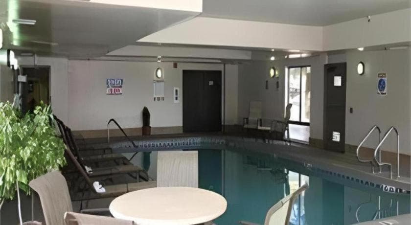 Flagstaff Hotel property views in Flagstaff, AZ — gallery photo 3