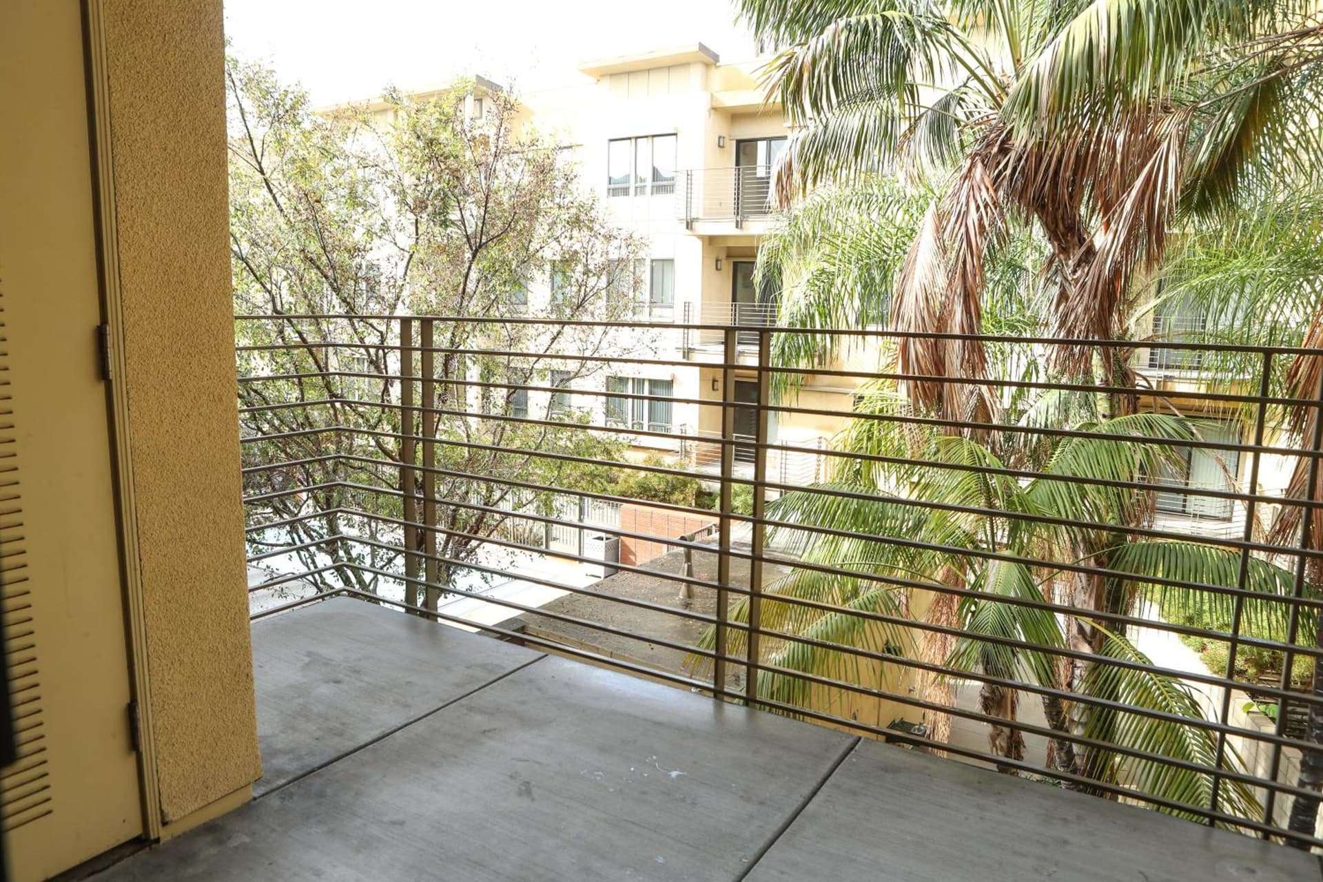 Amazing Apartments near the grove featured exterior or lobby in Los Angeles, CA — similar hotel