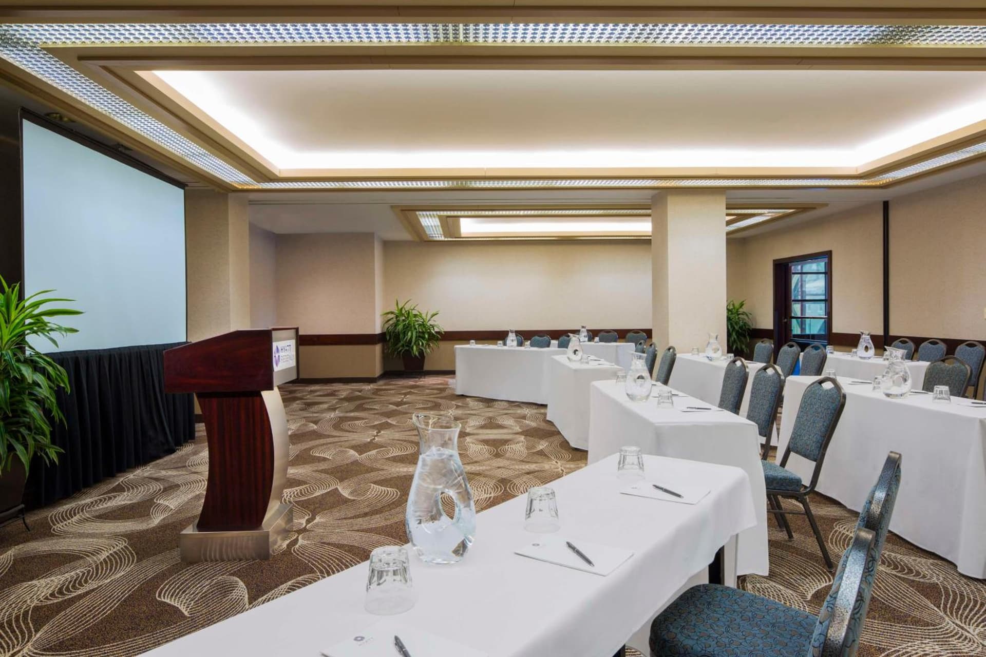 Hyatt Regency Buffalo interior in Buffalo, NY — gallery photo 2