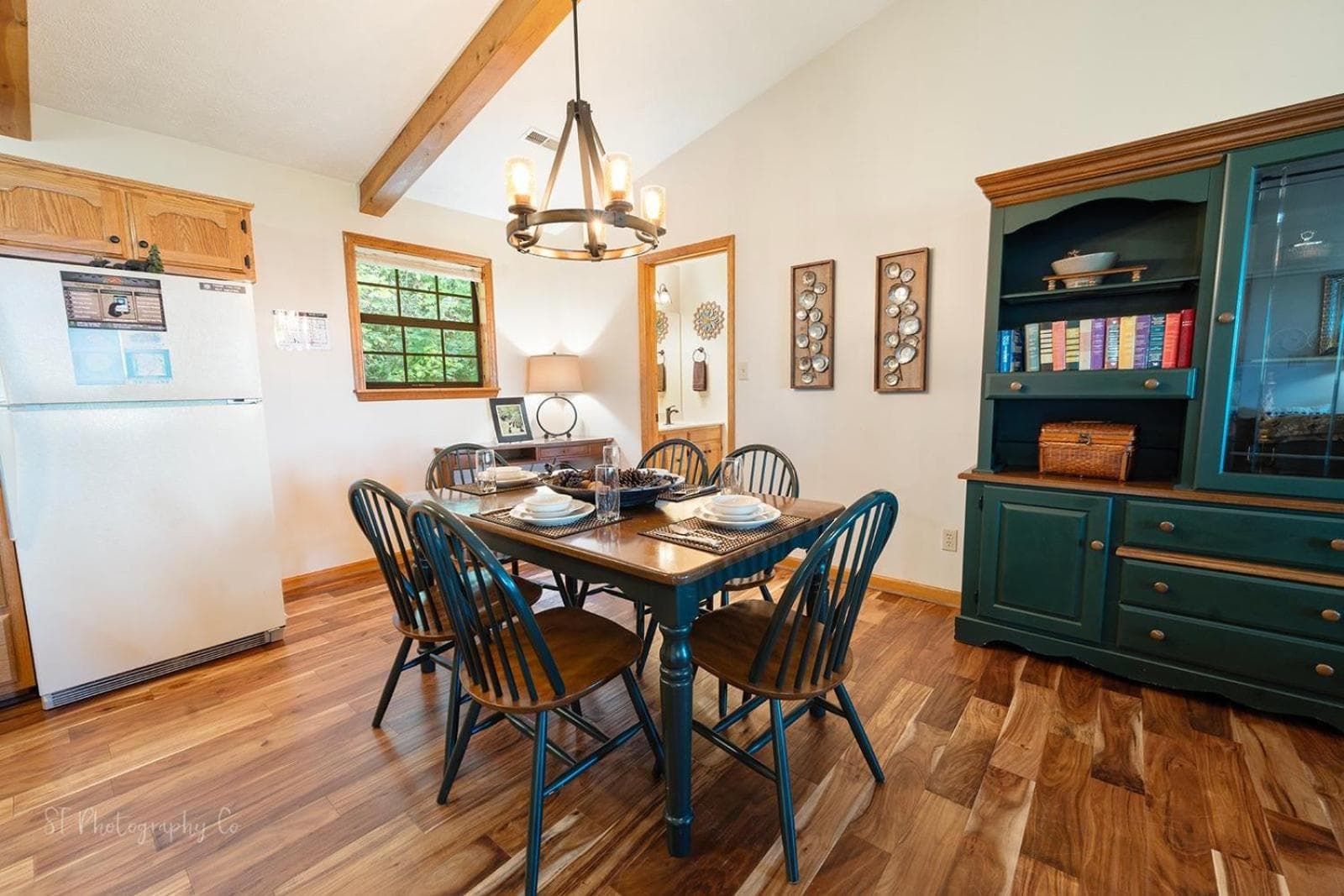 Little Little interior in Sevierville, TN — gallery photo 2