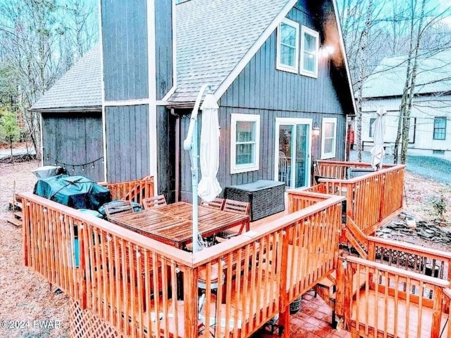 The Hideout Cabin property views in Lake Ariel — gallery photo 3