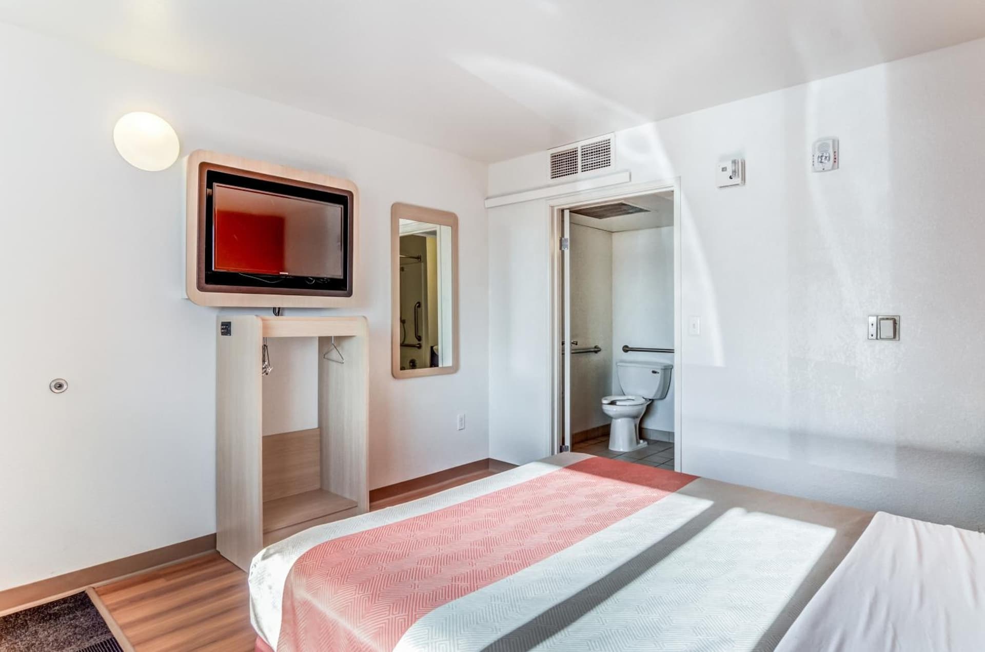 Motel 6 Fort Collins, CO gallery photo in Fort Collins, CO — image 25