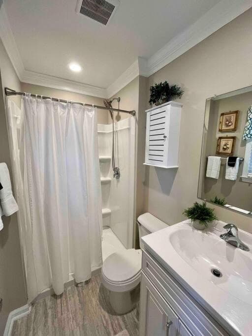 Pine Lovers Retreat Neighboring Fuquay Varina interior in Angier, NC — gallery photo 2