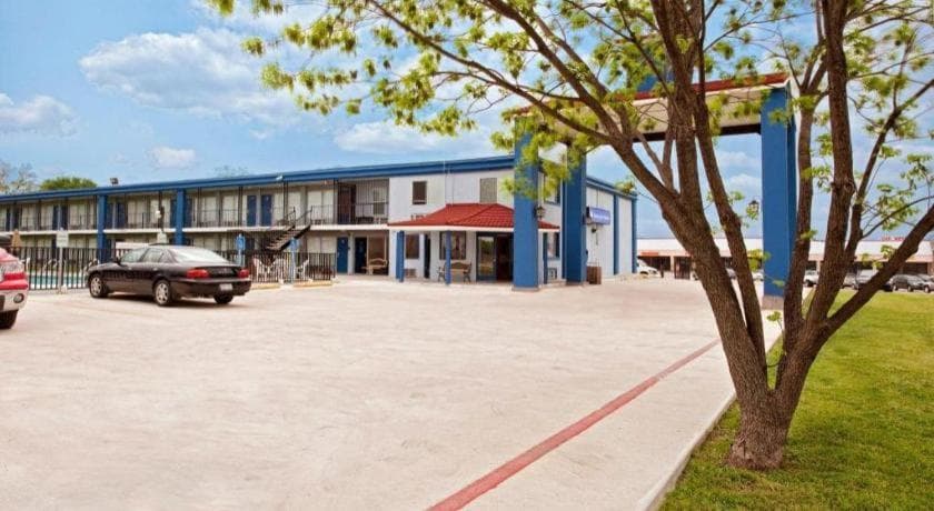 Best Value Inn Garland gallery photo in Garland, TX — image 12