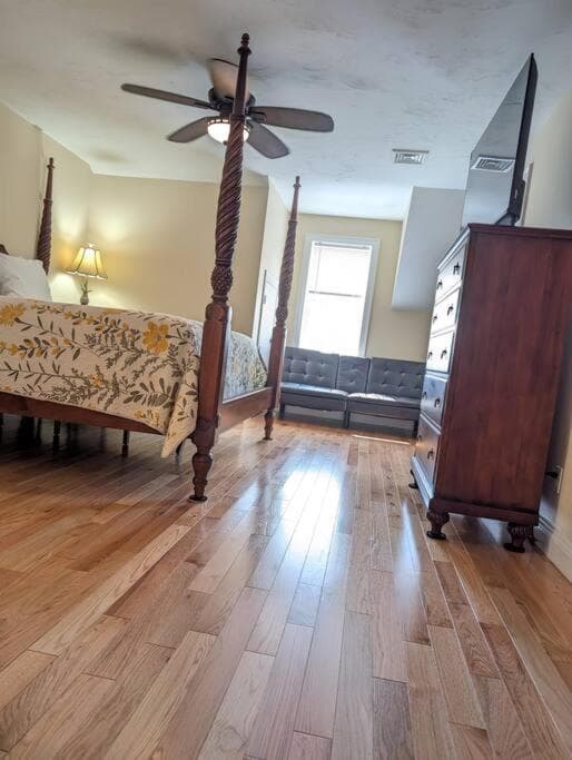 New House fenced inn yard Pet and family friendly gallery photo in Worcester, MA — image 34