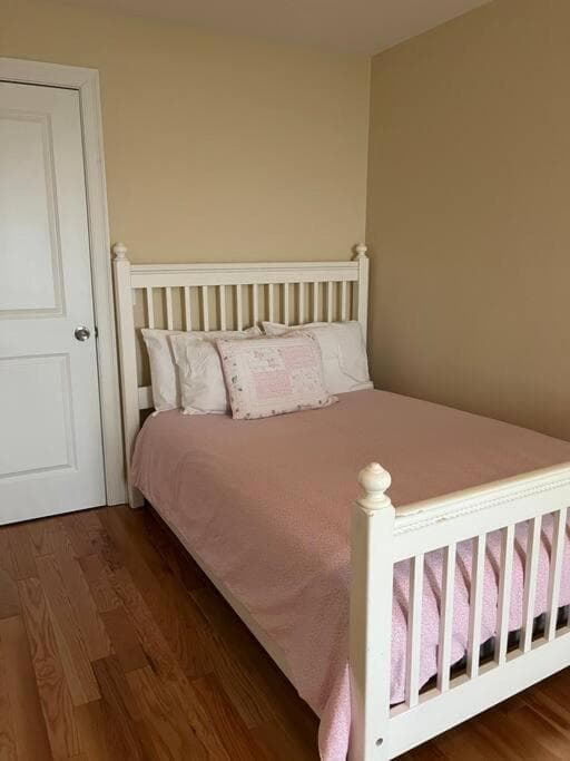 New House fenced inn yard Pet and family friendly gallery photo in Worcester, MA — image 38