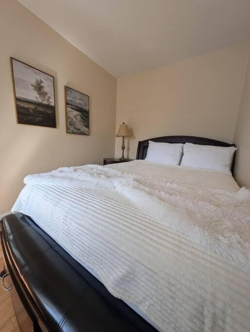 New House fenced inn yard Pet and family friendly gallery photo in Worcester, MA — image 20