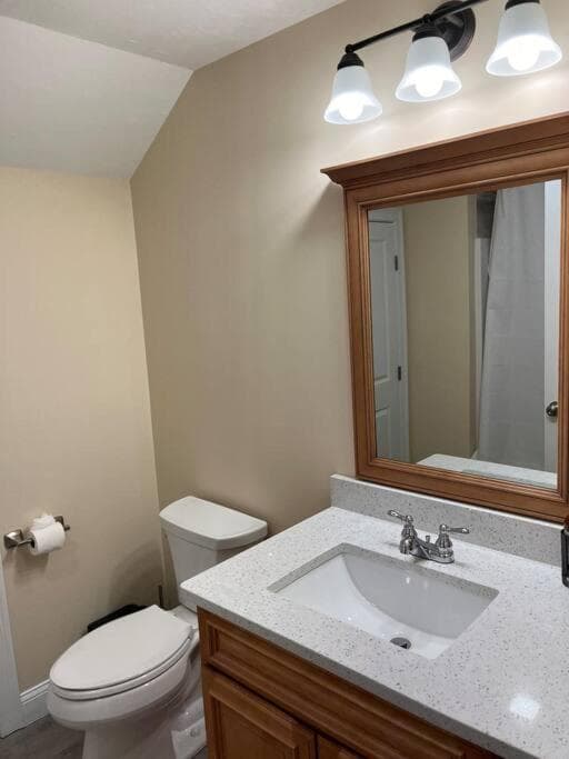 New House fenced inn yard Pet and family friendly gallery photo in Worcester, MA — image 25