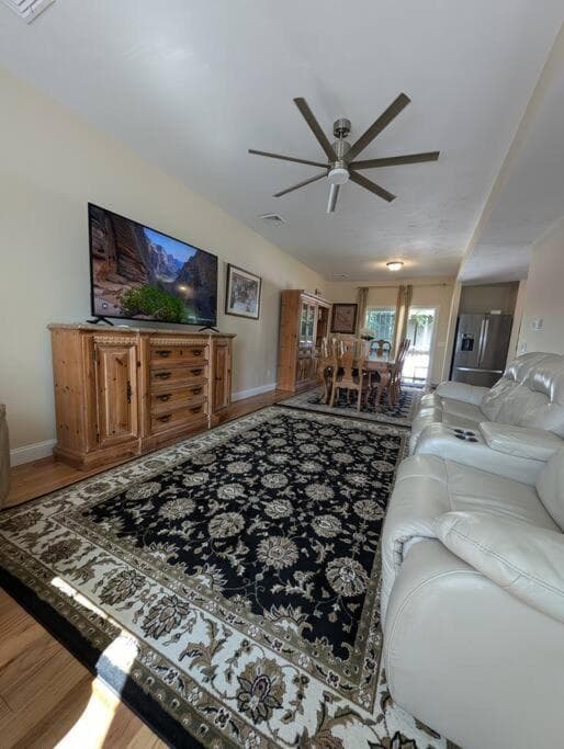 New House fenced inn yard Pet and family friendly gallery photo in Worcester, MA — image 9