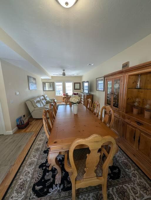 New House fenced inn yard Pet and family friendly property views in Worcester, MA — gallery photo 3