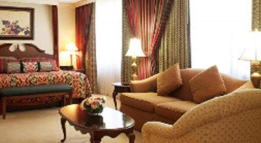 Harrahs Hotel Reno interior in Reno, NV — gallery photo 2