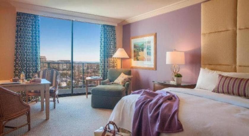 Fashion Island Hotel interior in Newport Beach, CA — gallery photo 2