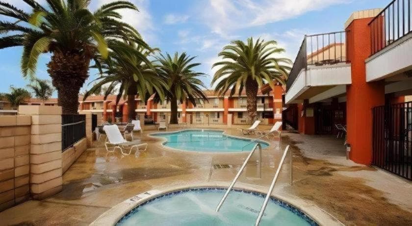 Days Inn by Wyndham Hemet gallery photo in Hemet, CA — image 22