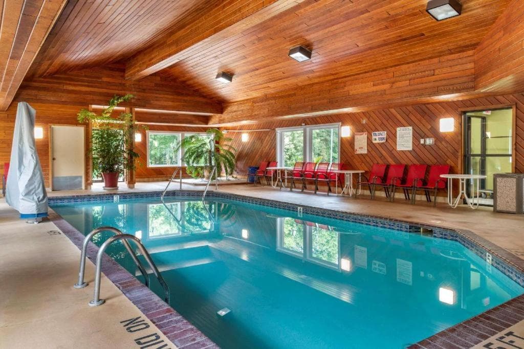 Econo Lodge gallery photo in River Falls, WI — image 16