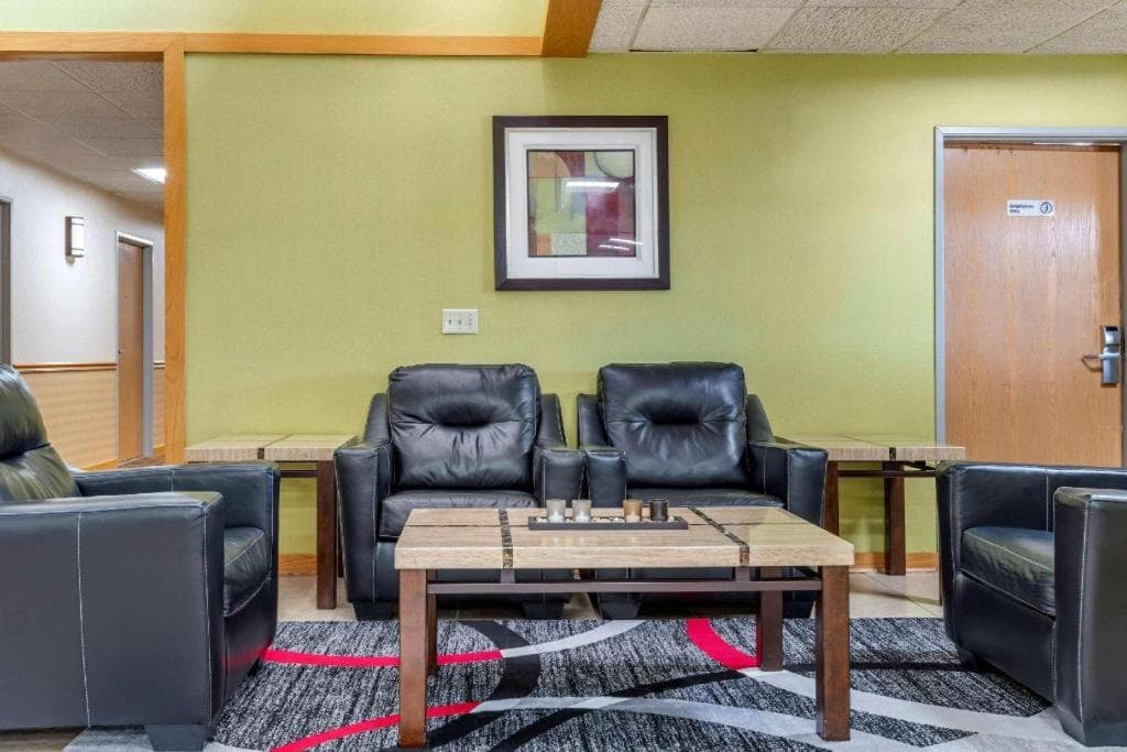Econo Lodge gallery photo in River Falls, WI — image 34
