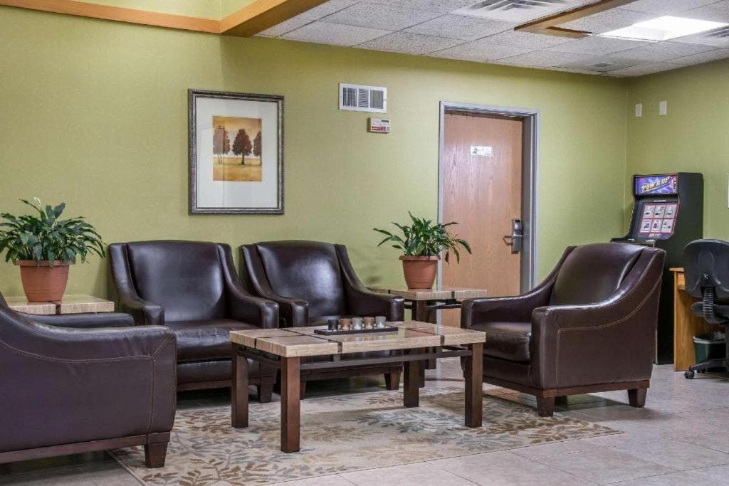 Econo Lodge gallery photo in River Falls, WI — image 9
