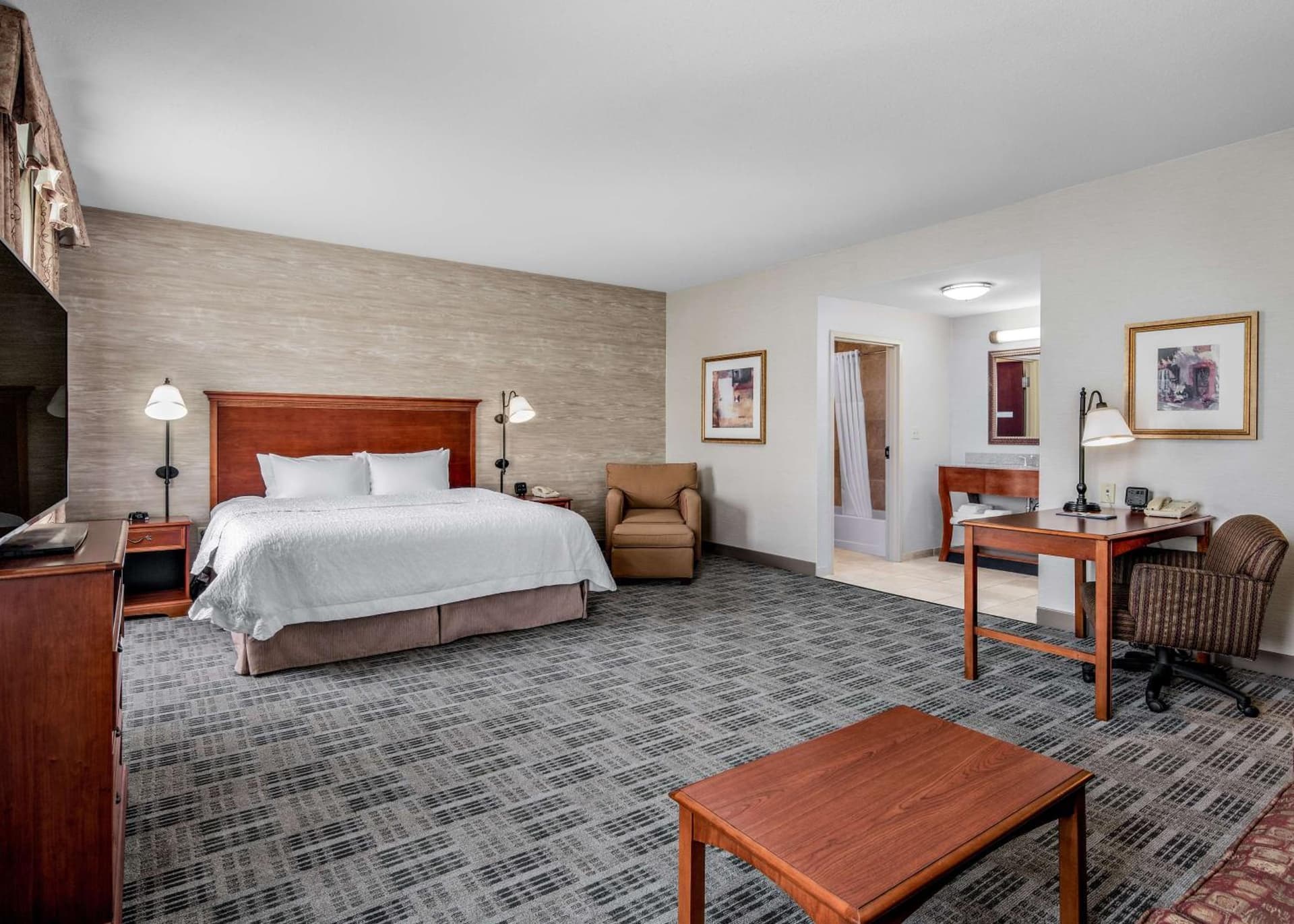 Hampton Inn & Suites Grove City gallery photo in Grove City, PA — image 8