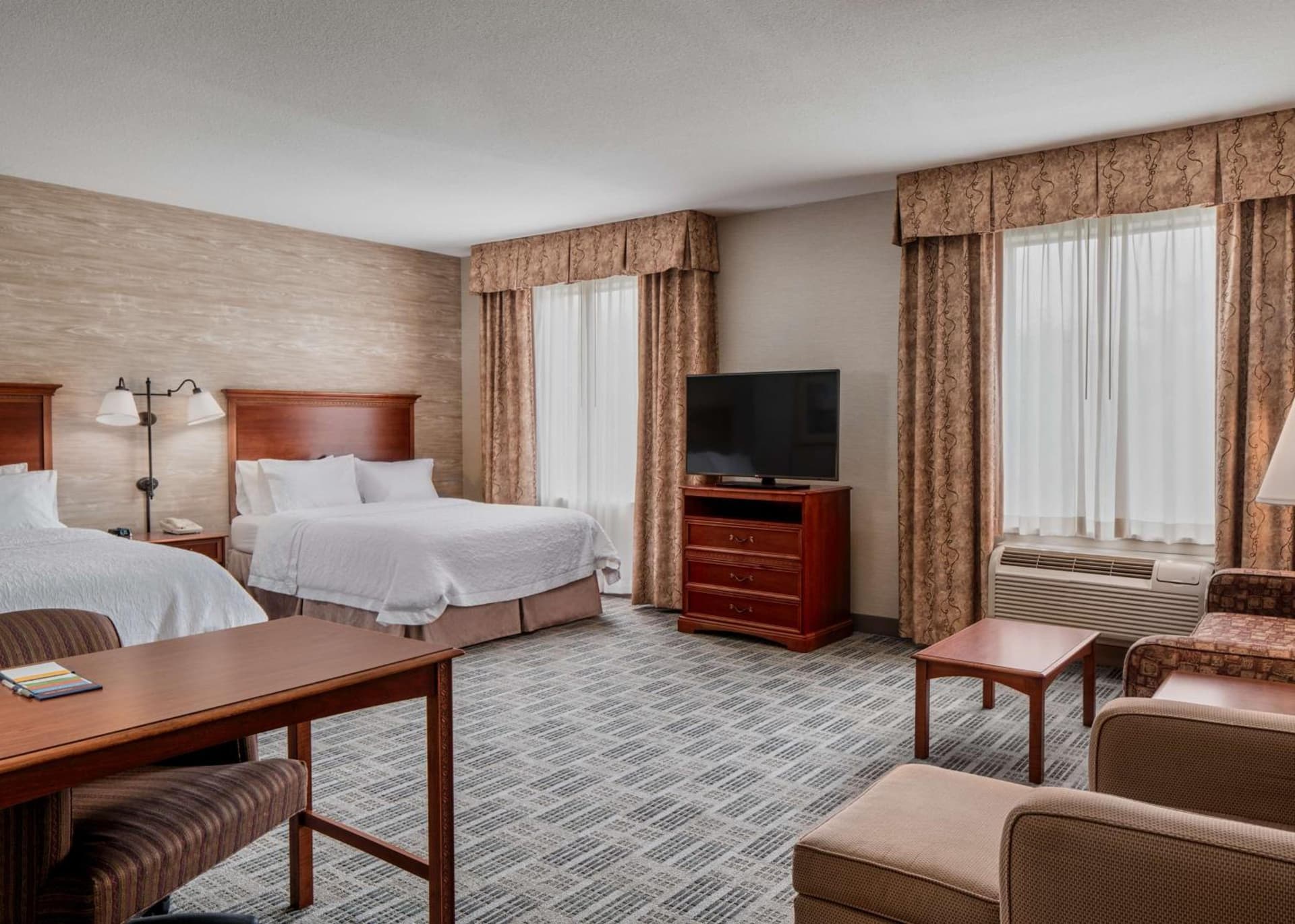 Hampton Inn & Suites Grove City gallery photo in Grove City, PA — image 16