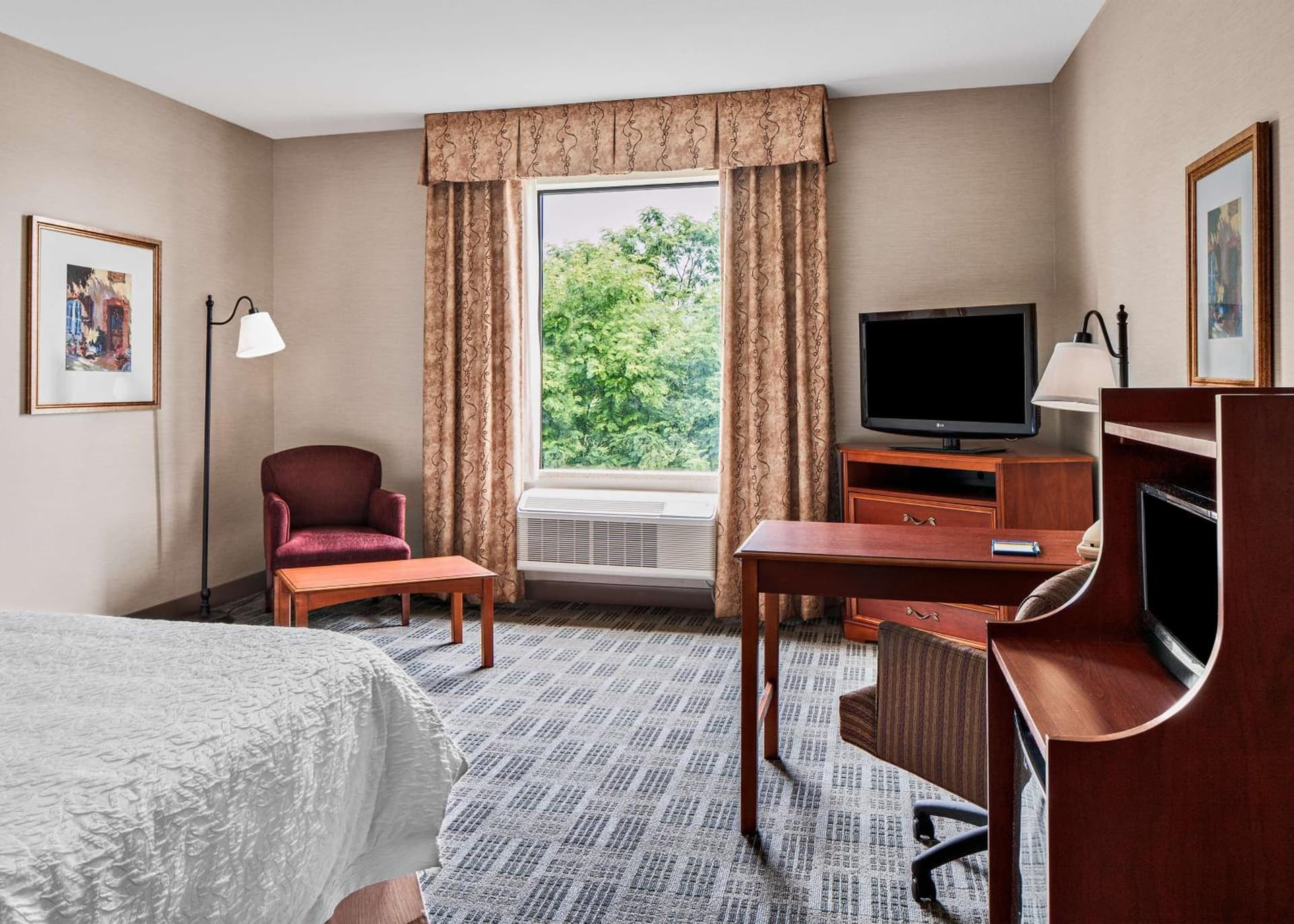 Hampton Inn & Suites Grove City gallery photo in Grove City, PA — image 15