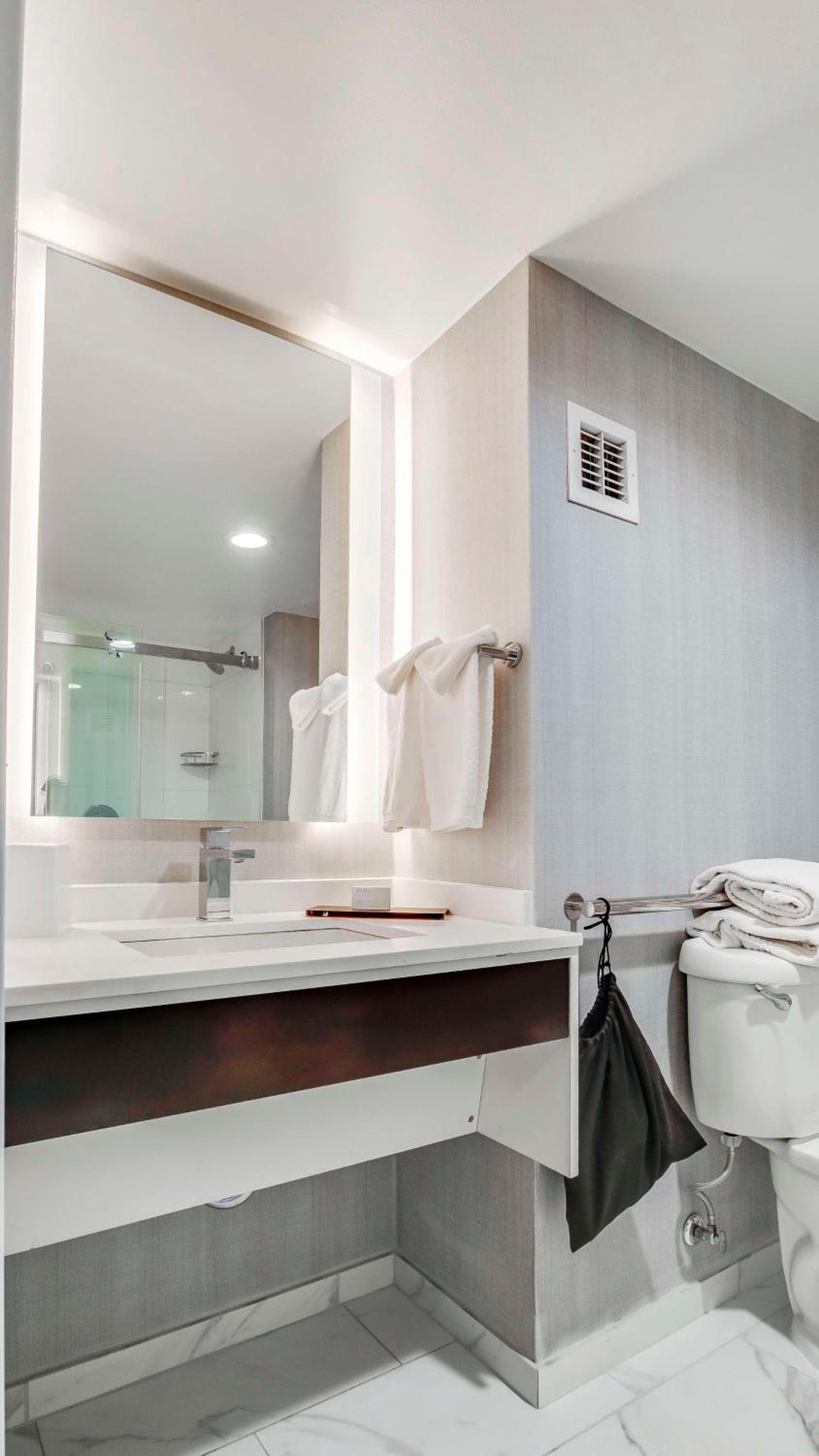 Embassy Suites by Hilton Louisville East gallery photo in Louisville, KY — image 23