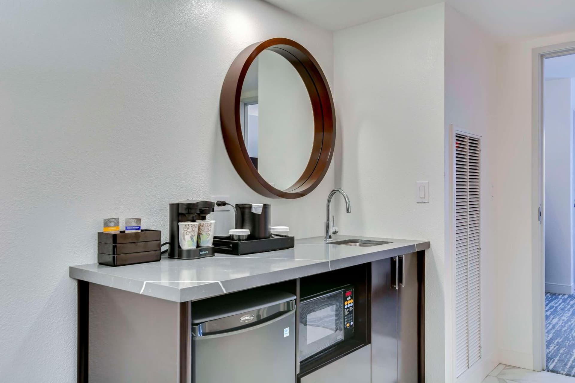 Embassy Suites by Hilton Louisville East gallery photo in Louisville, KY — image 42