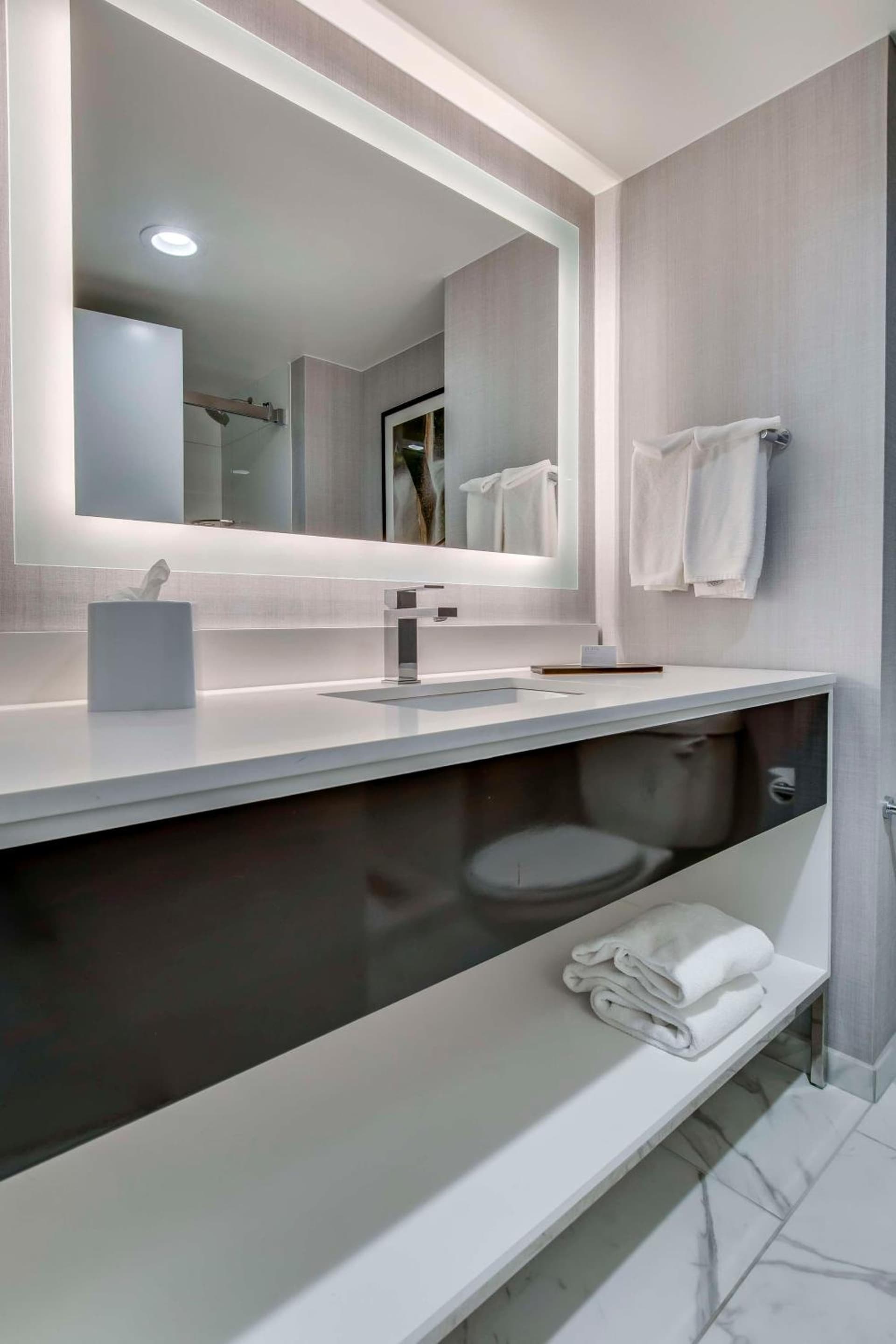 Embassy Suites by Hilton Louisville East gallery photo in Louisville, KY — image 36