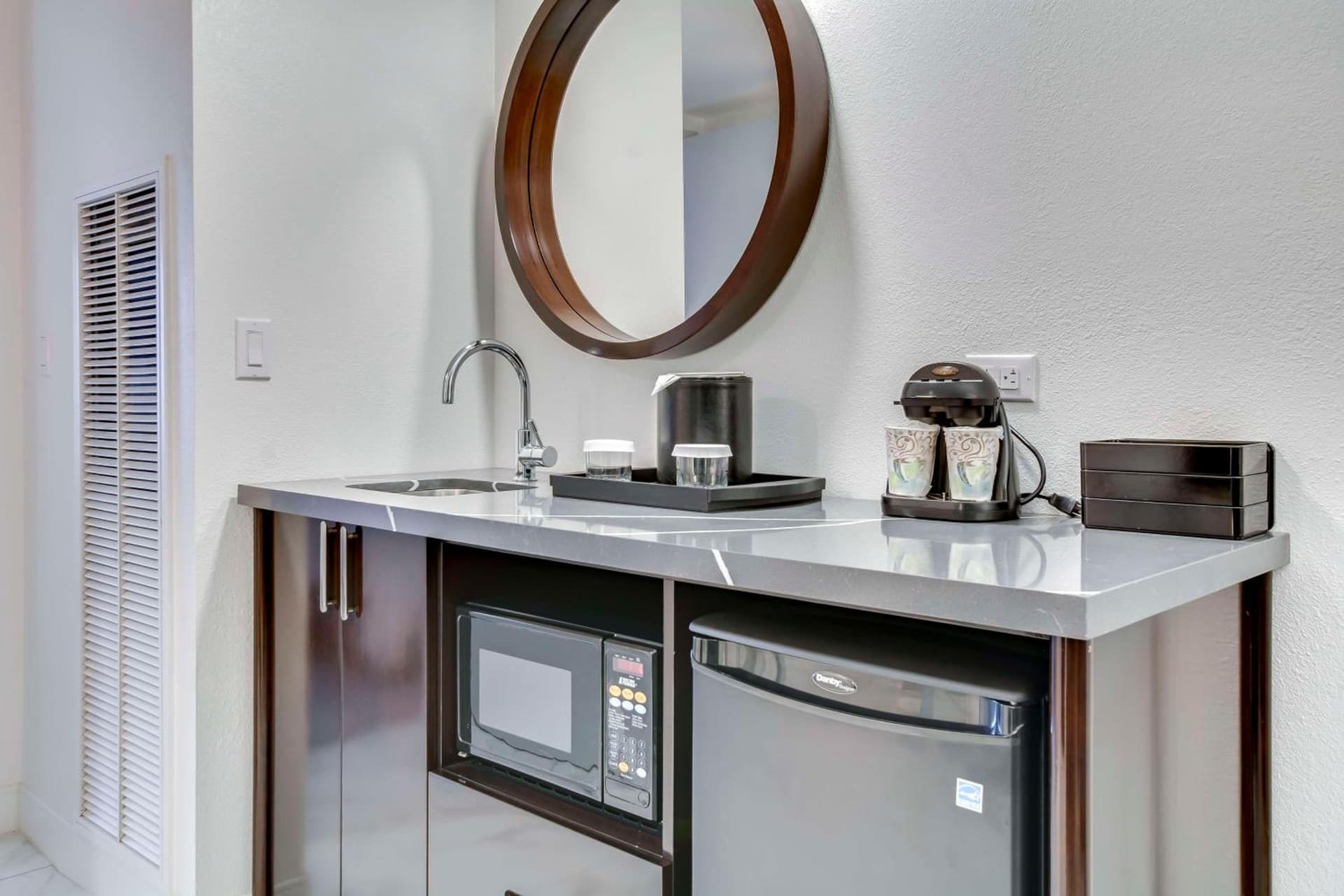 Embassy Suites by Hilton Louisville East gallery photo in Louisville, KY — image 93