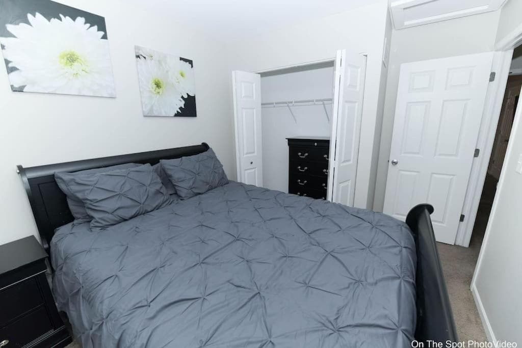 Cozy Quarters 3 gallery photo in Aurora, IL — image 12