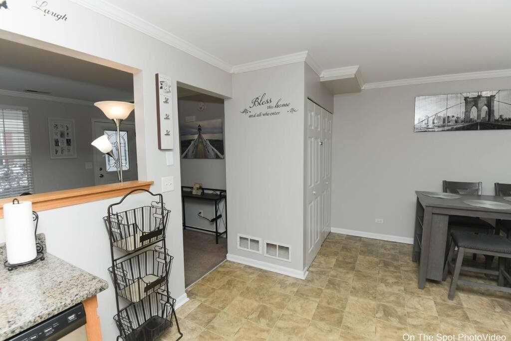Cozy Quarters 3 gallery photo in Aurora, IL — image 21