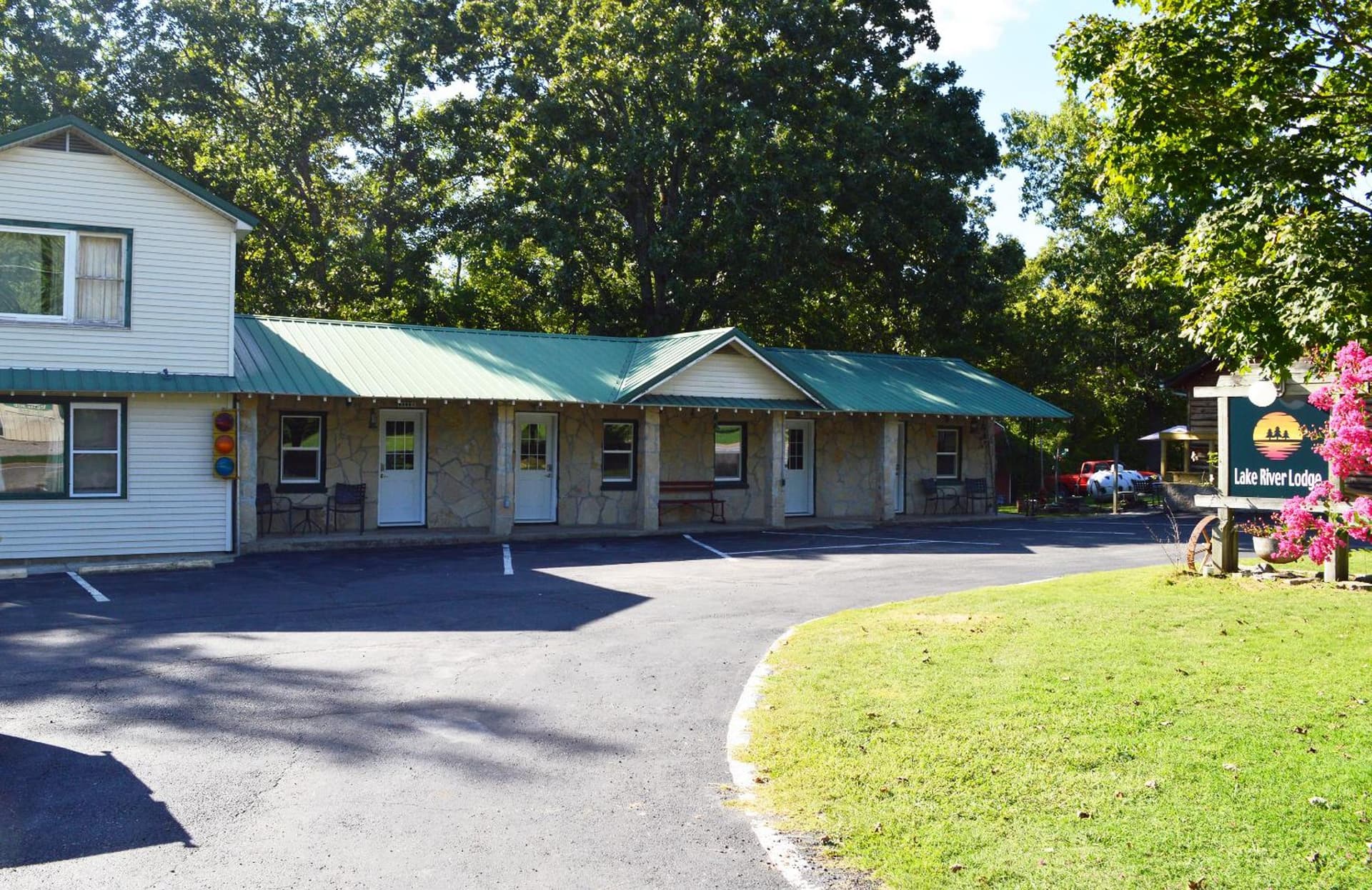 Lake River Lodge — hotel in Bull Shoals, Arkansas