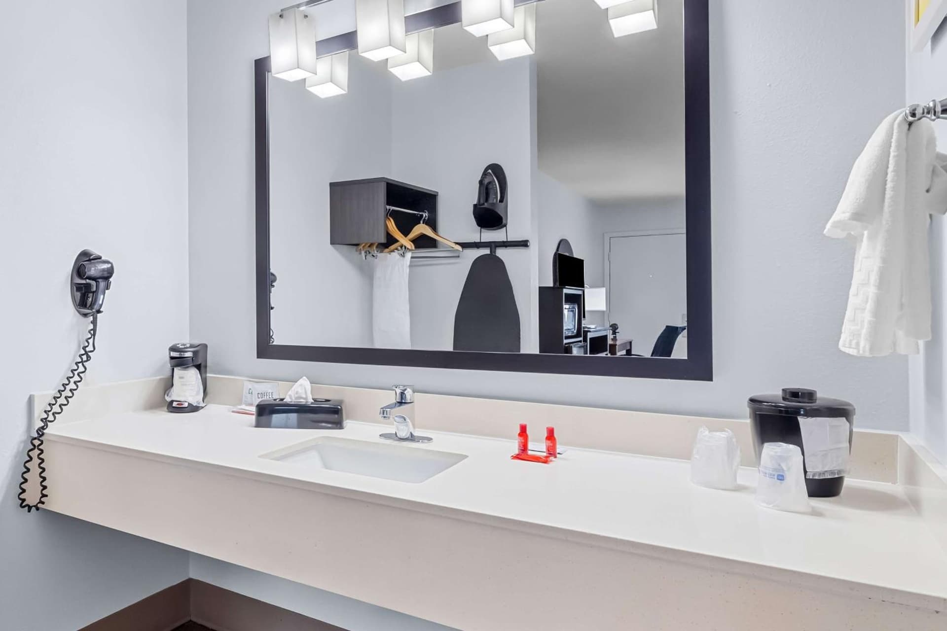 SureStay Plus by Best Western Beaumont gallery photo in Beaumont, TX — image 27