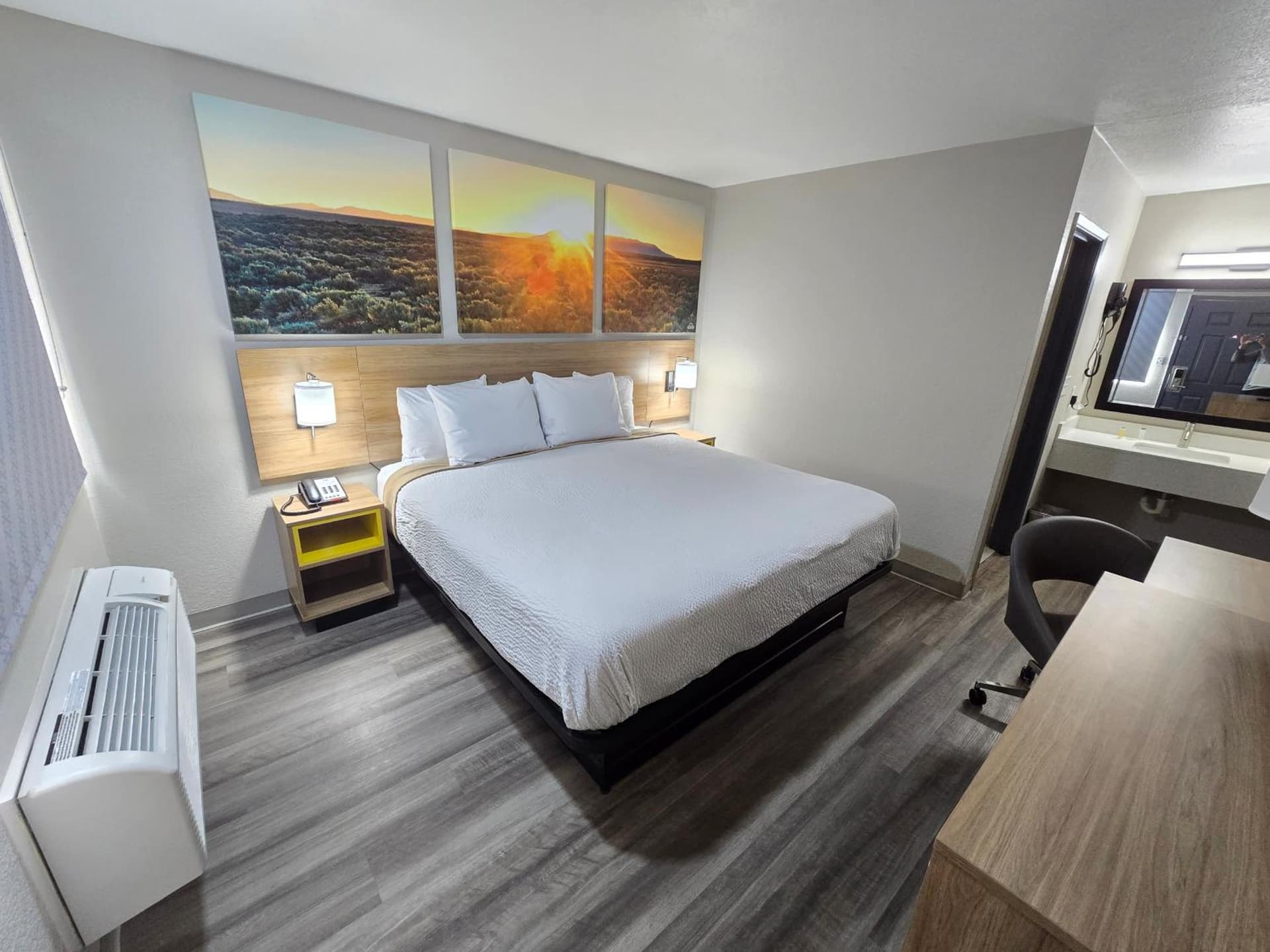 Days Inn by Wyndham Wichita Falls interior in Wichita Falls, TX — gallery photo 2