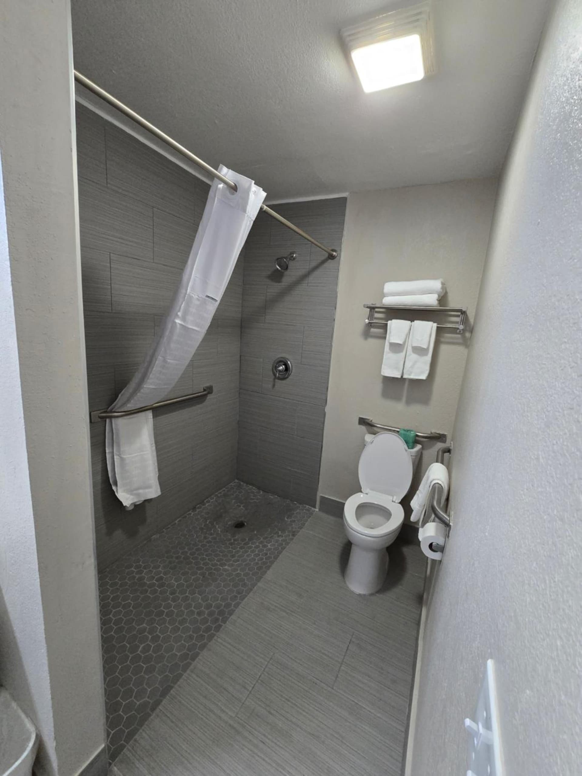 Days Inn by Wyndham Wichita Falls gallery photo in Wichita Falls, TX — image 11