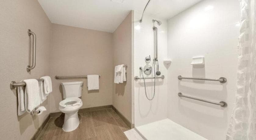 Embassy Suites by Hilton Denver Tech Center North interior in Denver, CO — gallery photo 2